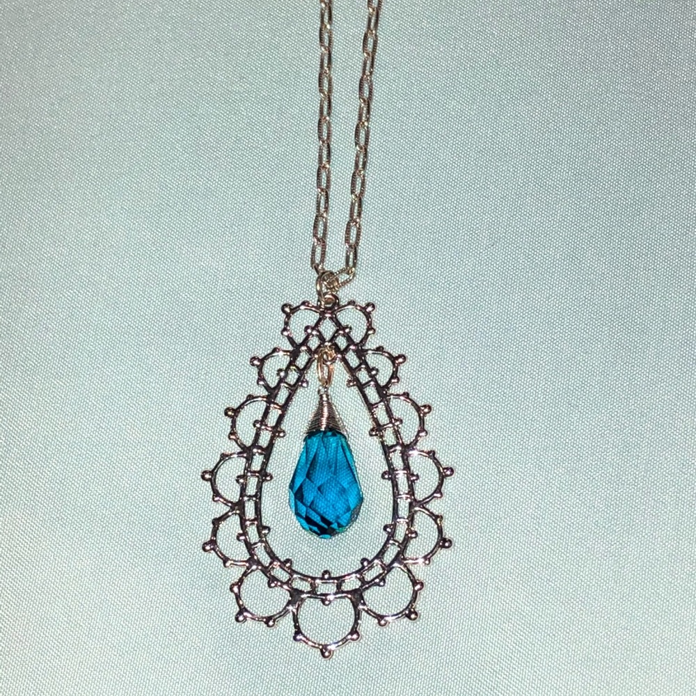 ✨Pretty lace pendant with .925 chain!